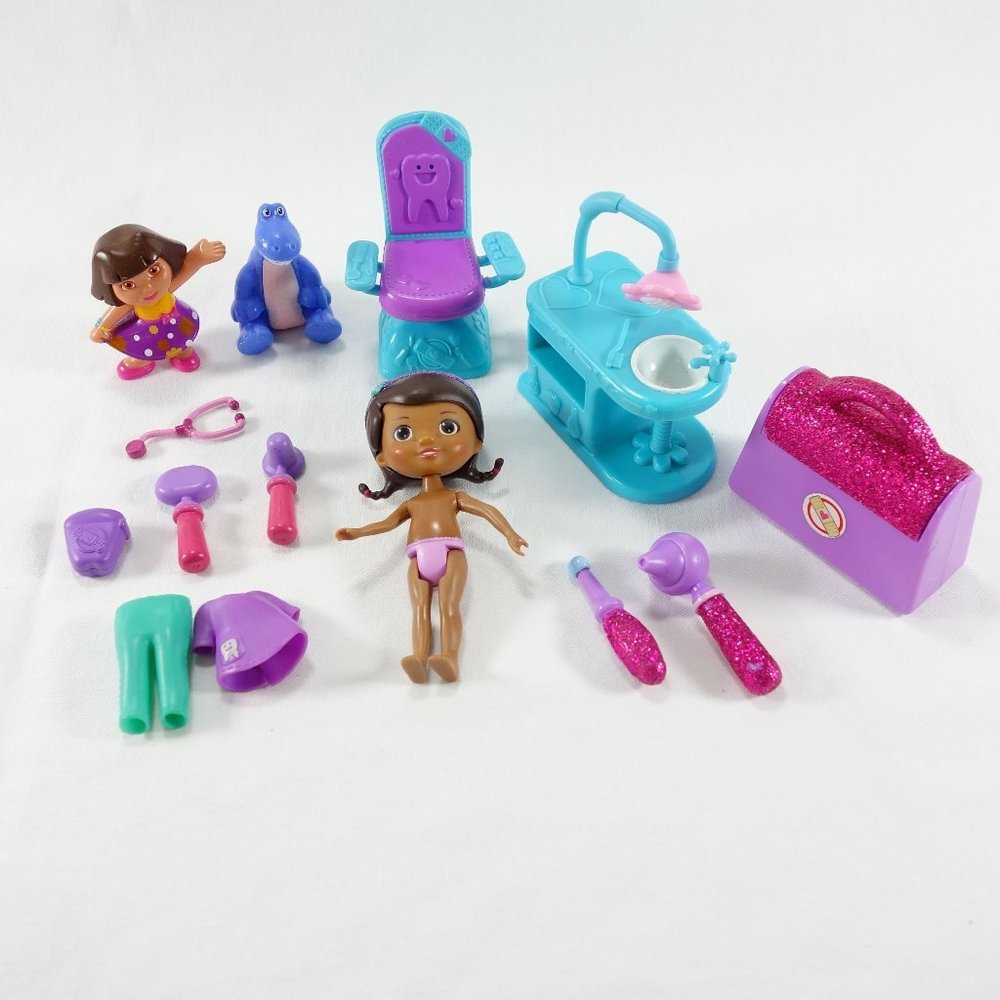 Doc McStuffins HTF Dental Chair Sink & Accessories and Doctor Accessories